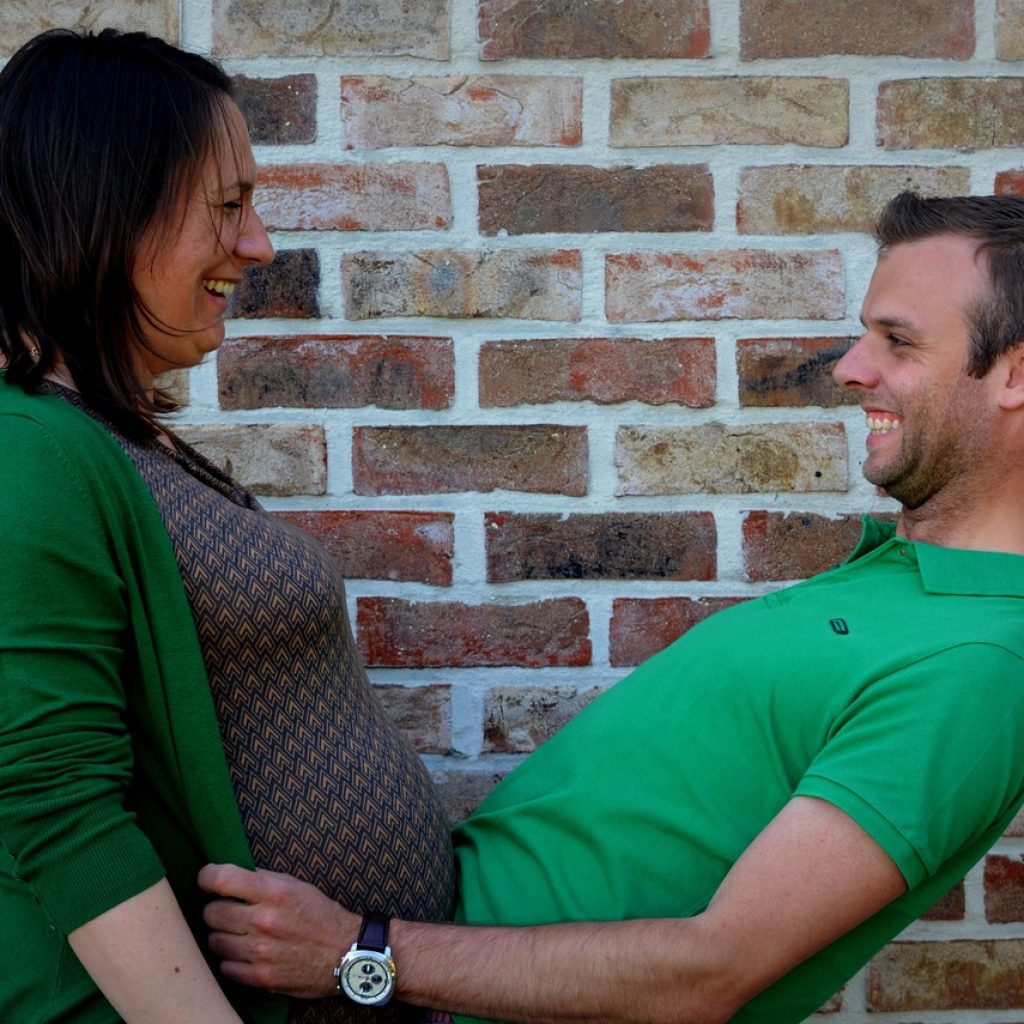 Dads' Guide: Providing Physical Support During Pregnancy